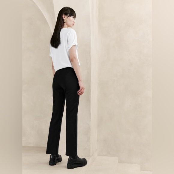 NWT! Banana Republic Black Crop Flare Everywhere Ponte Pant - Multiple🤎 - Picture 3 of 12